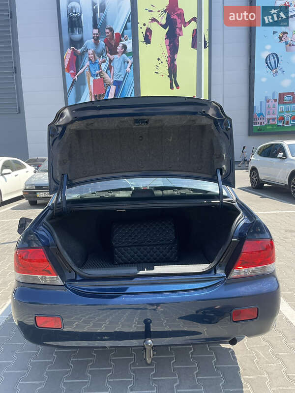 Седан Mitsubishi Lancer 2004 в Одессе