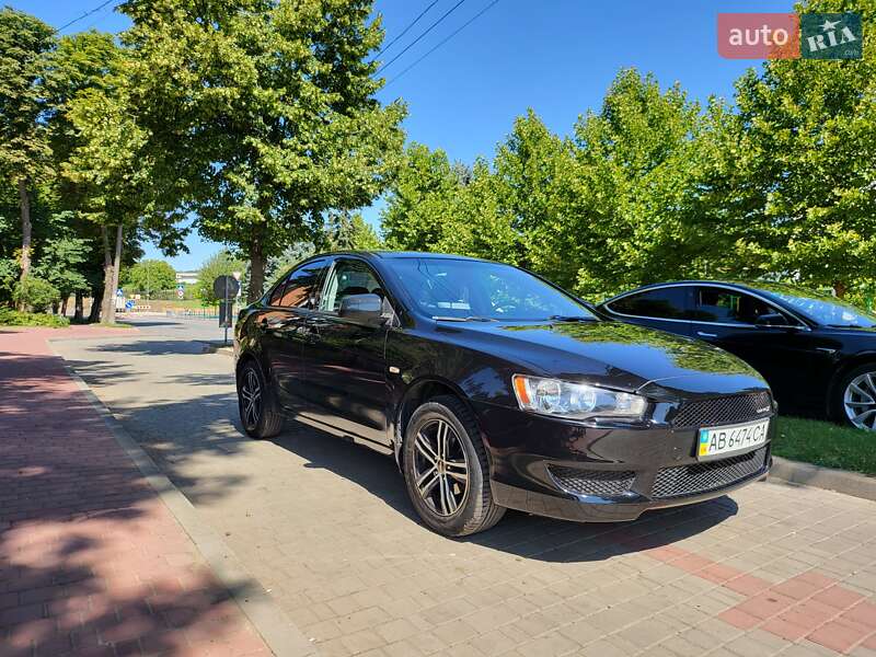 Седан Mitsubishi Lancer 2011 в Могилев-Подольске