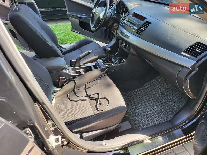 Седан Mitsubishi Lancer 2011 в Могилев-Подольске