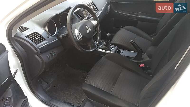 Седан Mitsubishi Lancer 2013 в Харкові