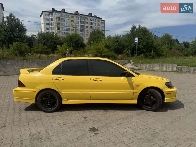 Седан Mitsubishi Lancer 2002 в Ивано-Франковске фото 2 Седан Mitsubishi Lancer 2002 в Ивано-Франковске