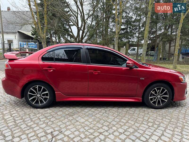 Седан Mitsubishi Lancer 2017 в Львове