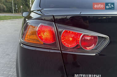 Седан Mitsubishi Lancer 2011 в 