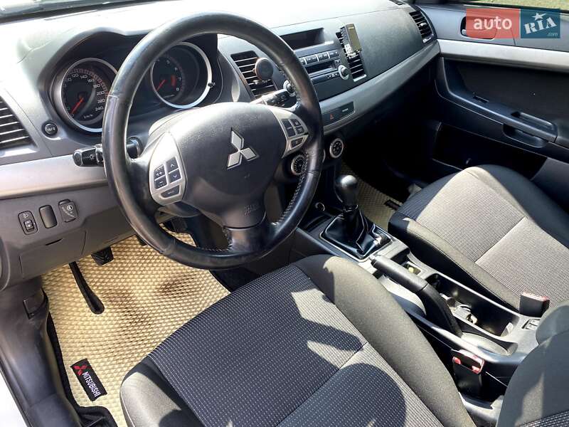 Хэтчбек Mitsubishi Lancer 2008 в Иванкове фото 10 Хэтчбек Mitsubishi Lancer 2008 в Иванкове