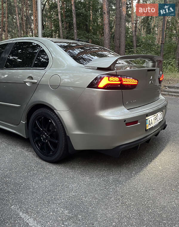 Седан Mitsubishi Lancer 2008 в Киеве