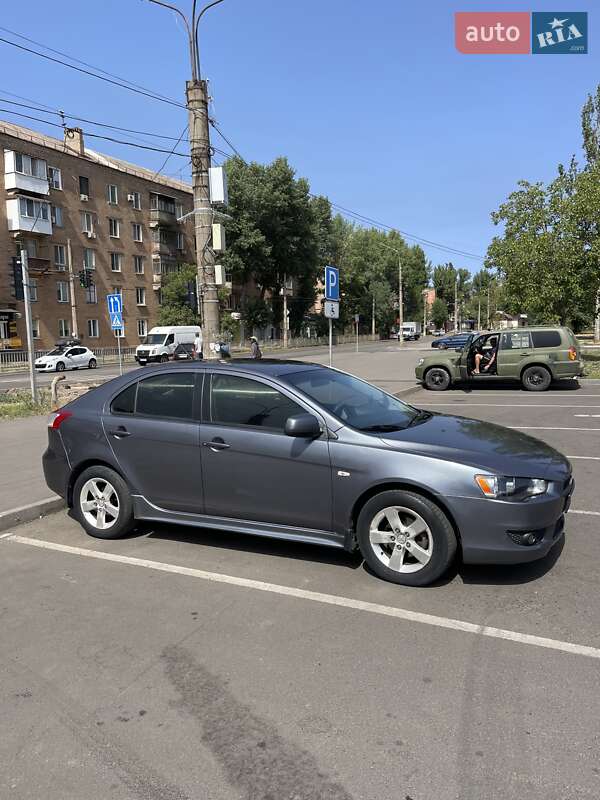Хэтчбек Mitsubishi Lancer 2009 в Кривом Роге фото 3 Хэтчбек Mitsubishi Lancer 2009 в Кривом Роге