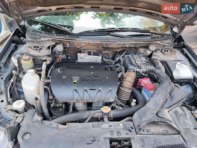 Хэтчбек Mitsubishi Lancer 2009 в Кривом Роге фото 8 Хэтчбек Mitsubishi Lancer 2009 в Кривом Роге
