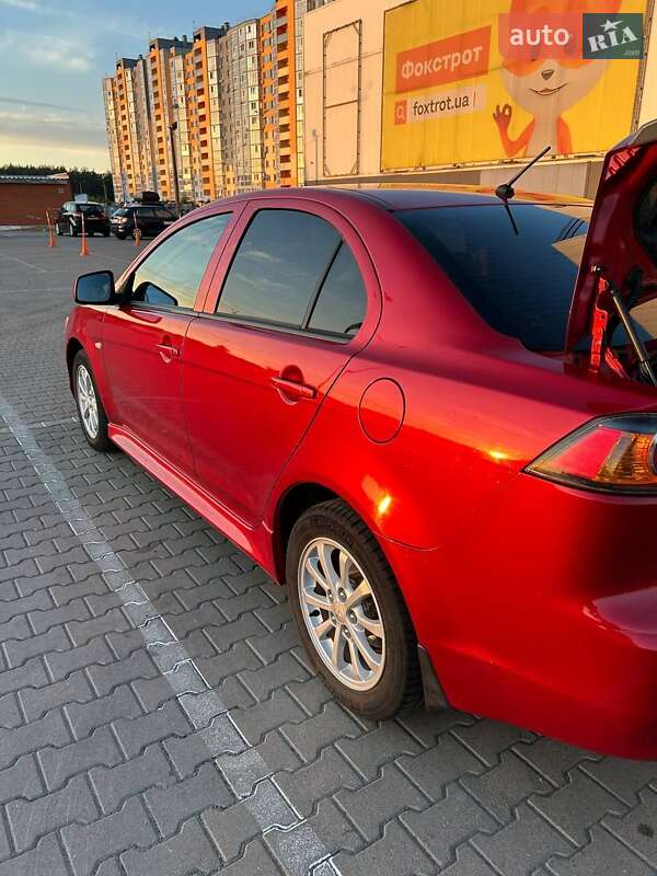 Седан Mitsubishi Lancer 2011 в Києві