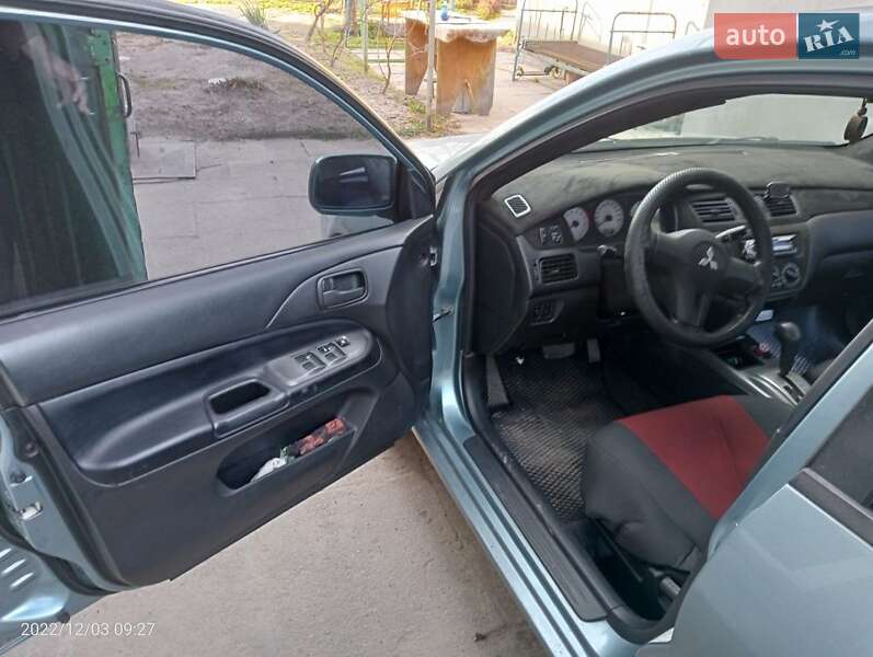 Седан Mitsubishi Lancer 2006 в Днепре
