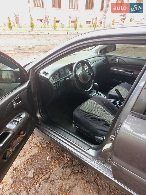 Седан Mitsubishi Lancer 2007 в Черновцах