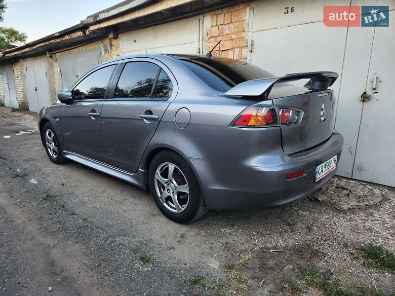 Седан Mitsubishi Lancer 2017 в Киеве