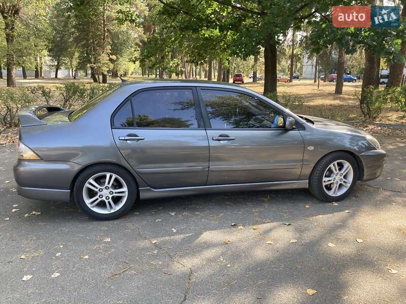 Mitsubishi Lancer 2005