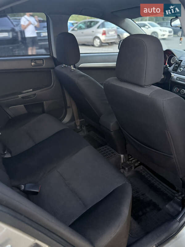 Седан Mitsubishi Lancer 2007 в Днепре