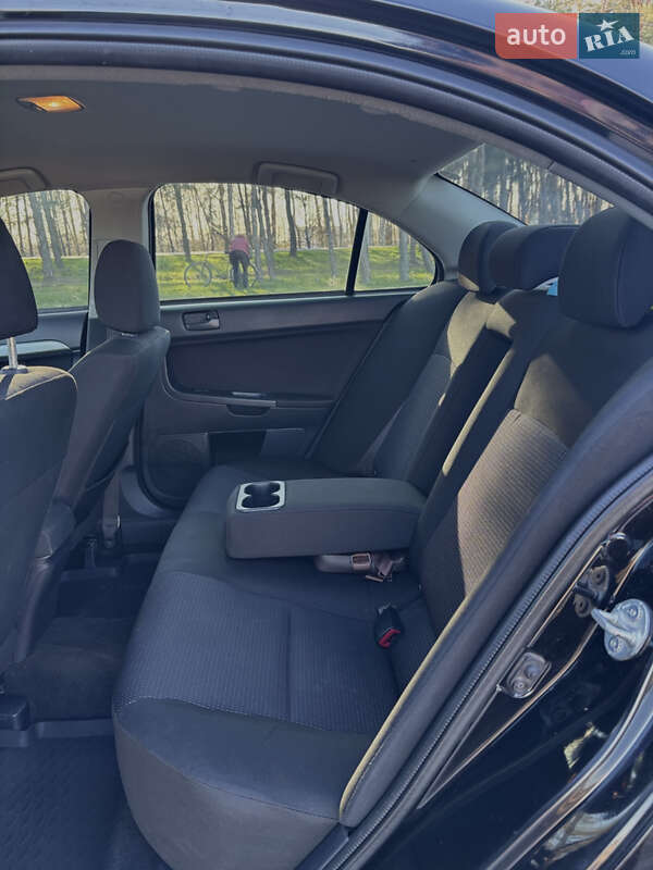 Седан Mitsubishi Lancer 2011 в Черкасах
