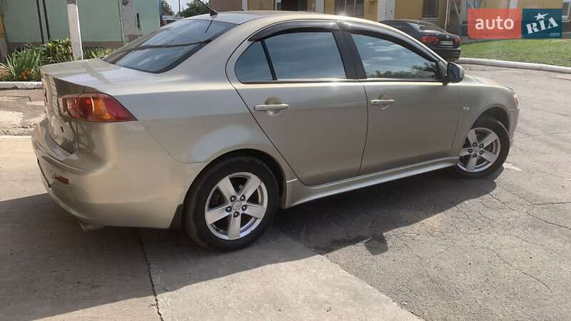 Седан Mitsubishi Lancer 2008 в Ромнах