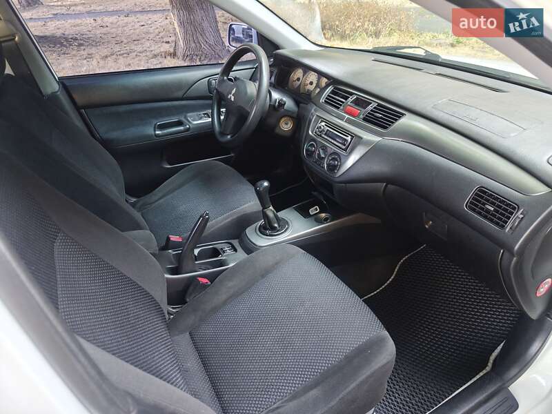 Седан Mitsubishi Lancer 2006 в Одессе