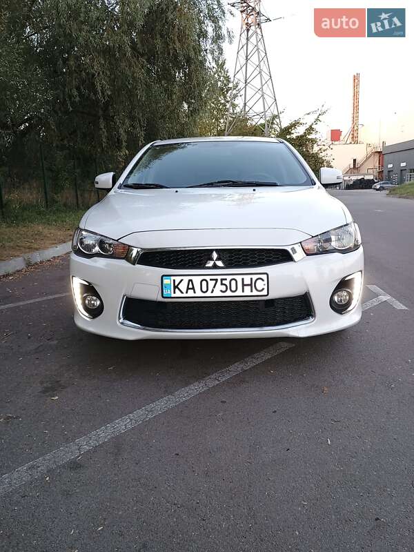 Седан Mitsubishi Lancer 2017 в Києві