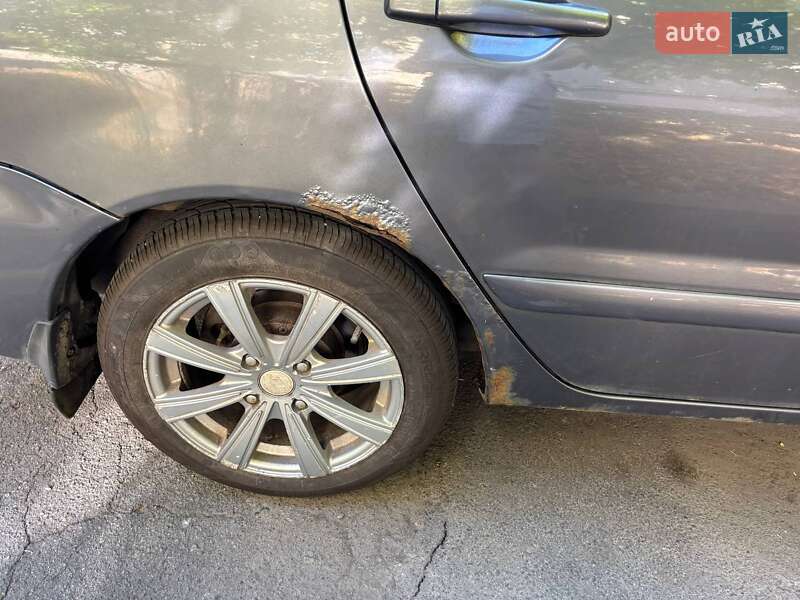 Седан Mitsubishi Lancer 2006 в Киеве