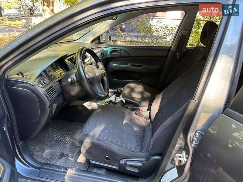 Седан Mitsubishi Lancer 2006 в Киеве