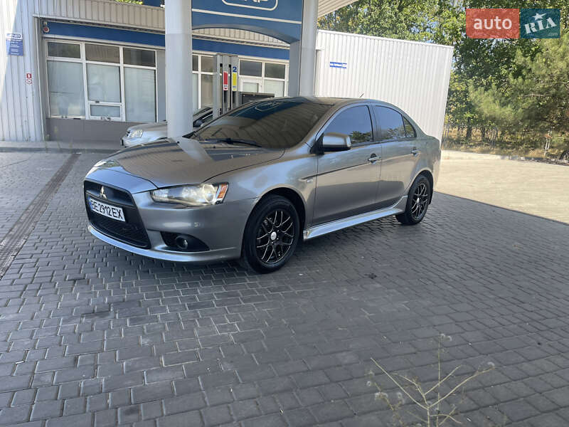 Седан Mitsubishi Lancer 2012 в Николаеве