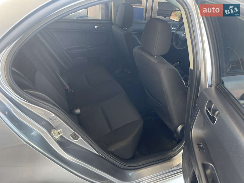 Седан Mitsubishi Lancer 2012 в Николаеве