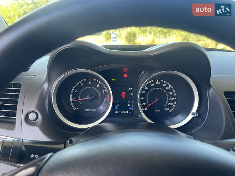 Седан Mitsubishi Lancer 2012 в Николаеве