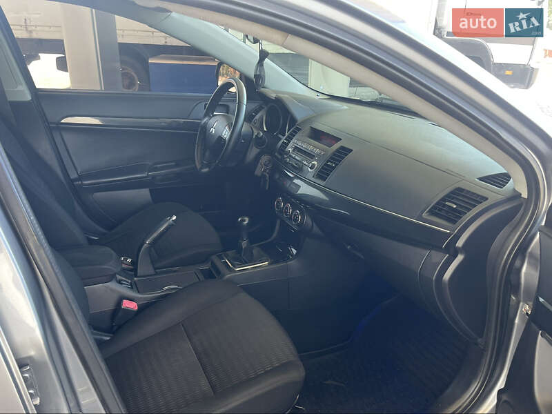 Седан Mitsubishi Lancer 2012 в Николаеве