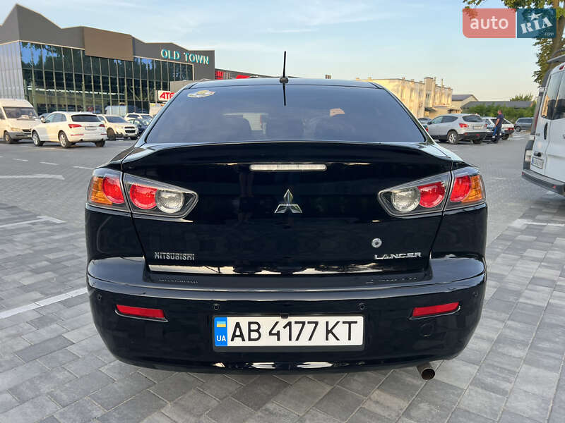 Седан Mitsubishi Lancer 2015 в Виннице
