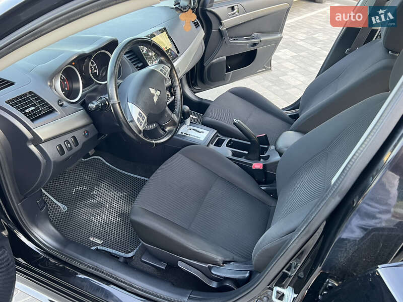 Седан Mitsubishi Lancer 2015 в Виннице