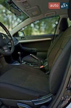 Седан Mitsubishi Lancer 2011 в 