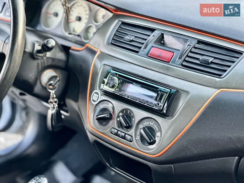 Седан Mitsubishi Lancer 2005 в Одессе