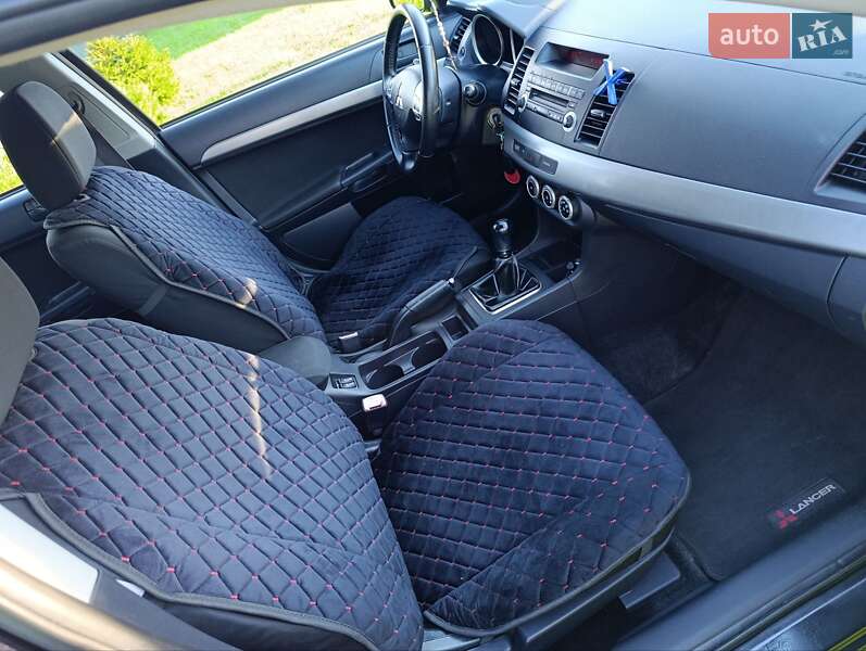 Хэтчбек Mitsubishi Lancer 2008 в Жовкве