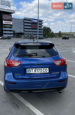 Хэтчбек Mitsubishi Lancer 2011 в 