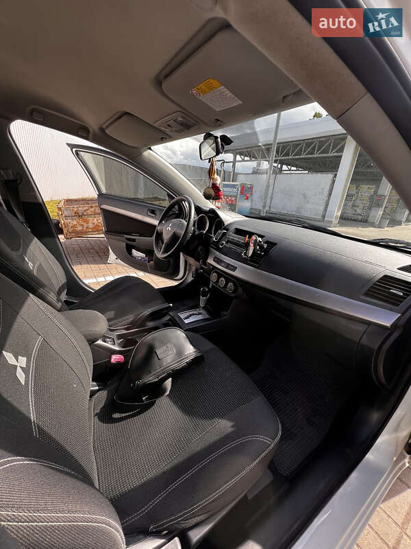 Седан Mitsubishi Lancer 2008 в Вишневом