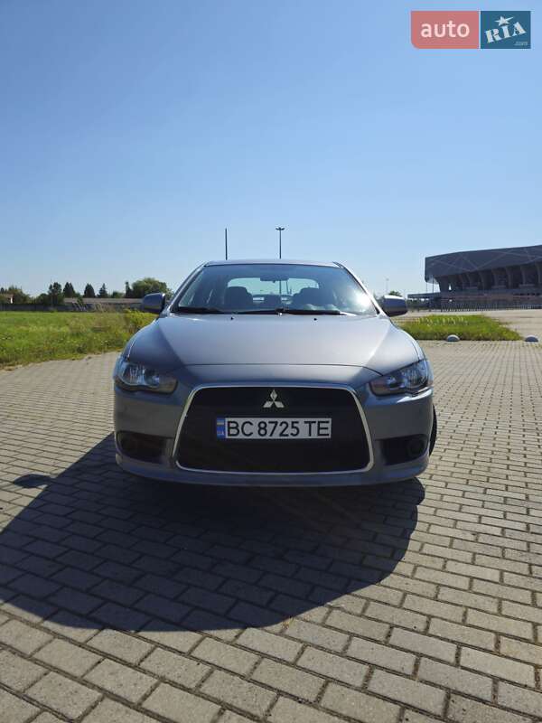 Седан Mitsubishi Lancer 2013 в Львове фото Седан Mitsubishi Lancer 2013 в Львове