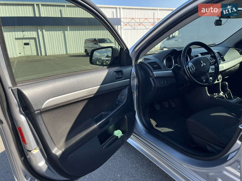 Седан Mitsubishi Lancer 2008 в Черкасах