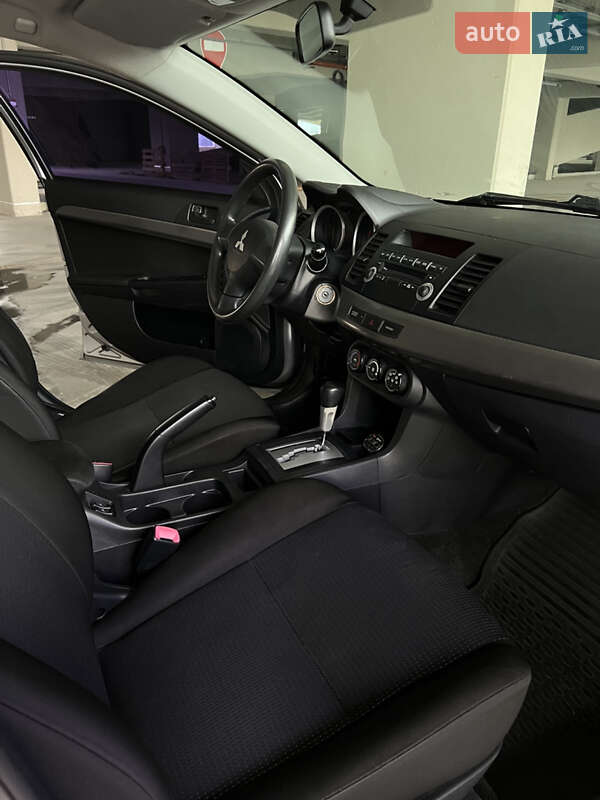 Седан Mitsubishi Lancer 2008 в Киеве фото 10 Седан Mitsubishi Lancer 2008 в Киеве