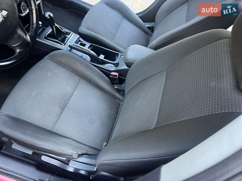 Седан Mitsubishi Lancer 2010 в Чернівцях
