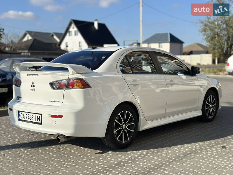 Седан Mitsubishi Lancer 2015 в Одесі