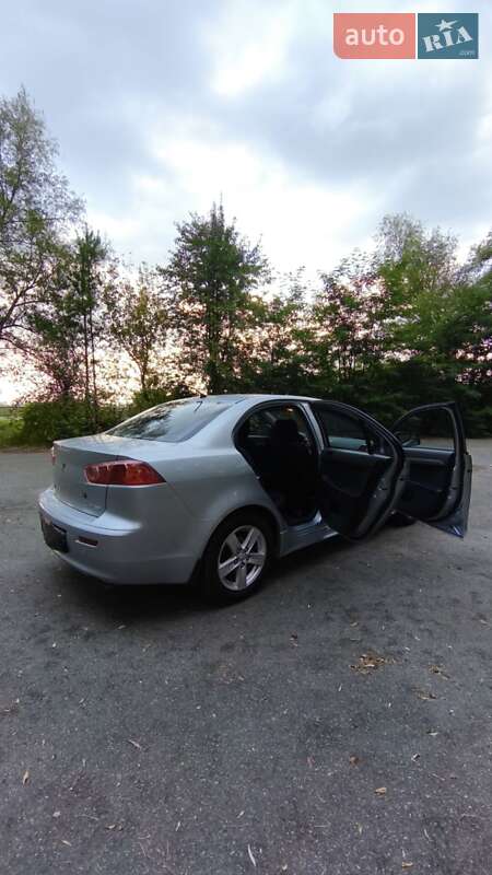 Седан Mitsubishi Lancer 2008 в Киеве