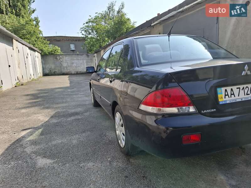 Седан Mitsubishi Lancer 2009 в Києві