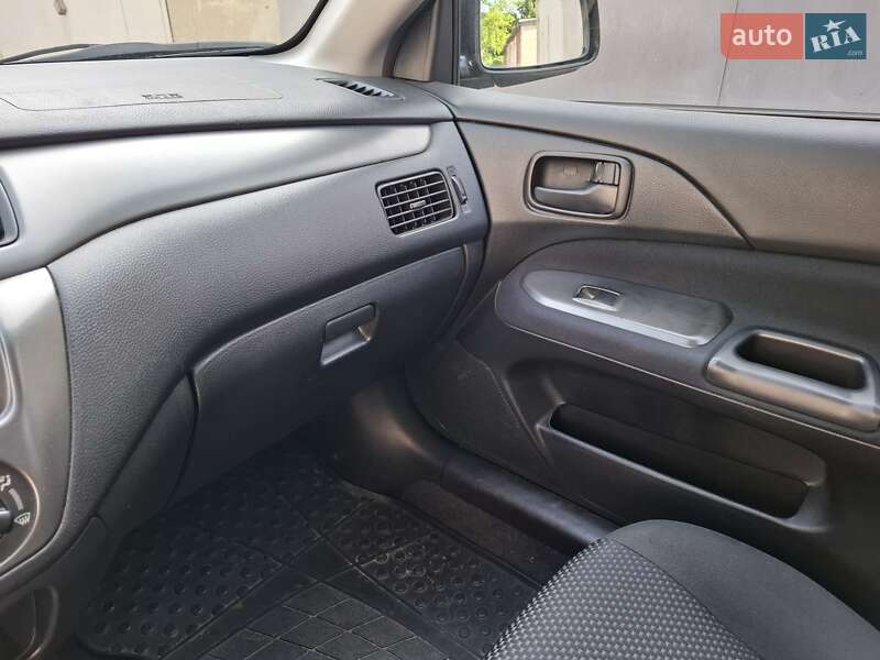 Седан Mitsubishi Lancer 2009 в Києві