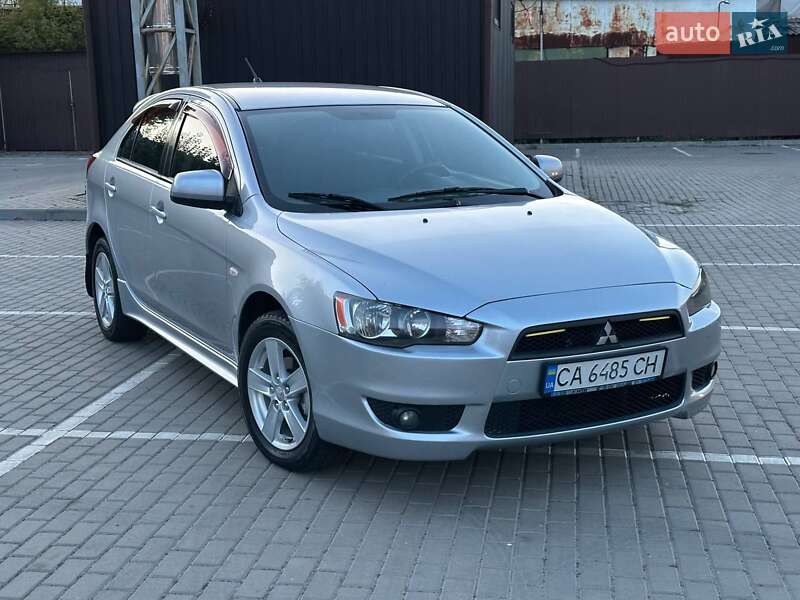 Хэтчбек Mitsubishi Lancer 2009 в Черкассах