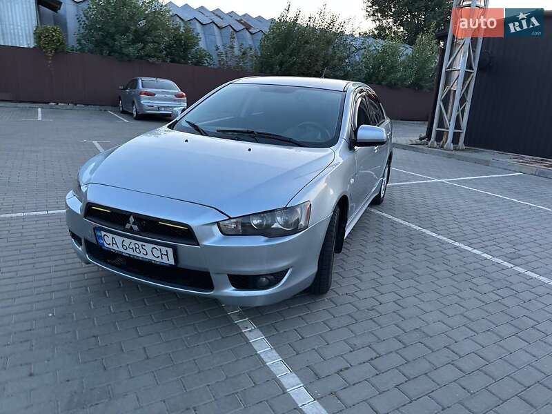 Хэтчбек Mitsubishi Lancer 2009 в Черкассах