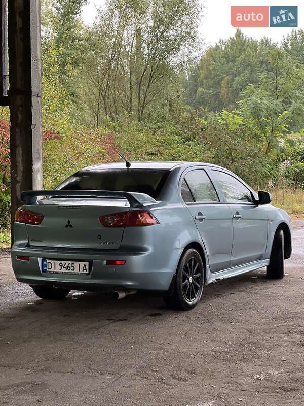 Седан Mitsubishi Lancer 2008 в Новояворовске