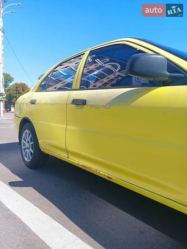 Седан Mitsubishi Lancer 1996 в Кременчуці