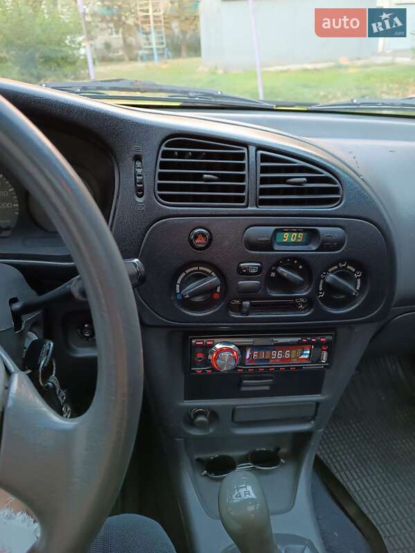 Седан Mitsubishi Lancer 1996 в Кременчуці