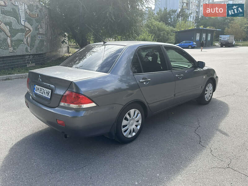 Седан Mitsubishi Lancer 2008 в Киеве