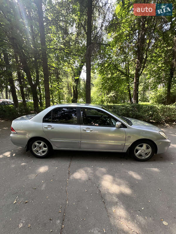 Седан Mitsubishi Lancer 2006 в Виннице