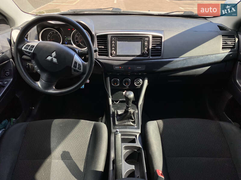 Седан Mitsubishi Lancer 2016 в Киеве